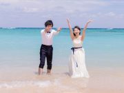 【オリジナリティあふれる写真を！】フォトウェディングに密着☆ドレスで海の中に入っちゃおう！