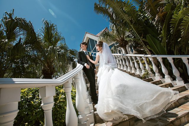 恩納村の「コーラルヴィータ・チャペル」で沖縄リゾート婚＆ビーチフォト（口コミあり）