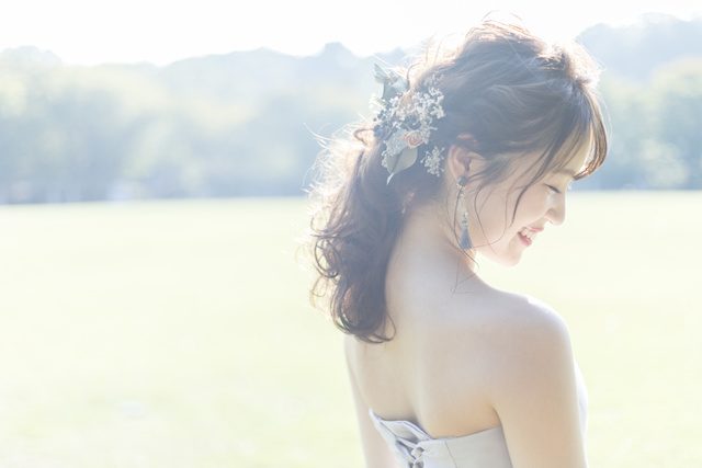 沖縄の結婚式に映える 今ドキ花嫁ヘアメイク Ainowa沖縄リゾート