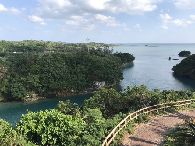 屋慶名海峡：展望台からの景色