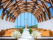 “結い” が生まれる「瀬良垣島教会」で、「アールイズ・ウエディング」の模擬挙式を体験！