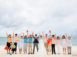 沖縄の結婚式はかりゆしウェアで！ゲストやご家族のかりゆしコーデのススメ