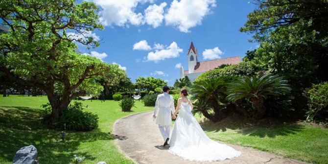 沖縄で結婚式＊ふたりだけ＆格安ウェディングプランを PICK UP